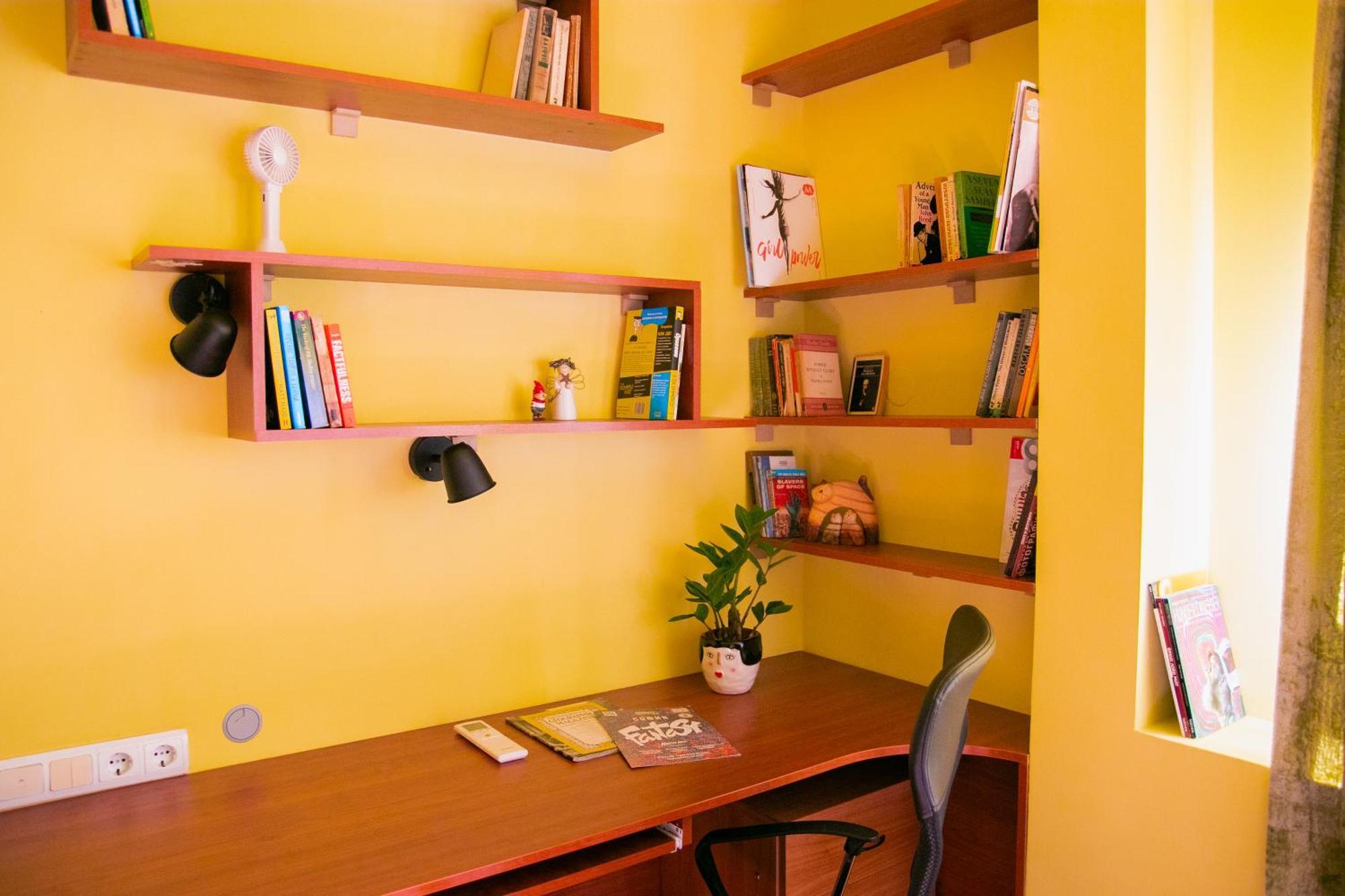 Spacious 1 Bed Flat Near Vitosha Blvd Sofia Esterno foto