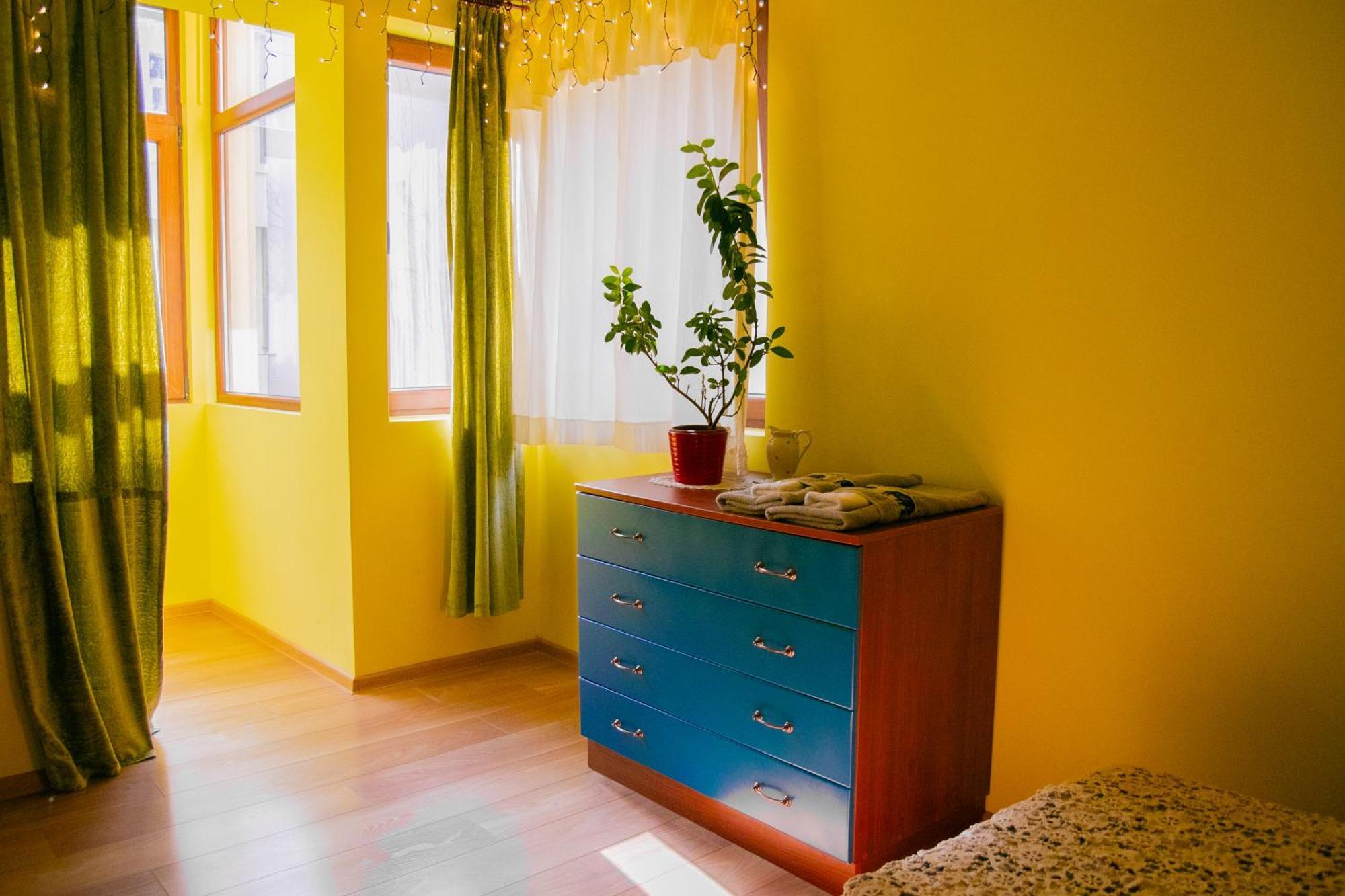 Spacious 1 Bed Flat Near Vitosha Blvd Sofia Esterno foto